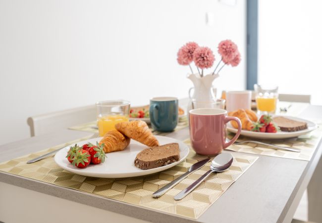 Studio in Valencia - VisitVal flats. Apartamento 3 by Host Valencia Studio in Valencia - VisitVal flats. Apartamento 3 by Host Valencia