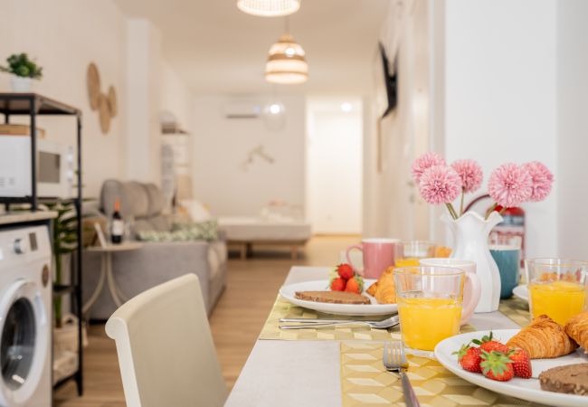 Studio in Valencia - VisitVal flats. Apartamento 3 by Host Valencia Studio in Valencia - VisitVal flats. Apartamento 3 by Host Valencia