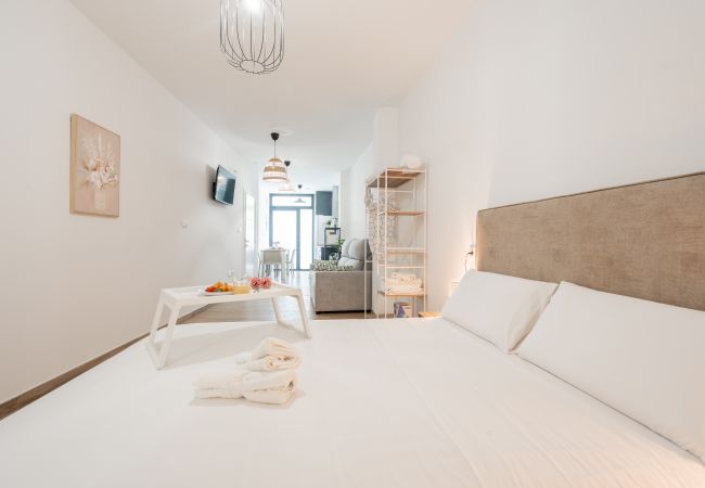Studio in Valencia - VisitVal flats. Apartamento 3 by Host Valencia Studio in Valencia - VisitVal flats. Apartamento 3 by Host Valencia