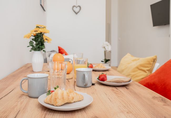 Studio in Valencia - VLC Yako Suite by Host Valencia Studio in Valencia - VLC Yako Suite by Host Valencia