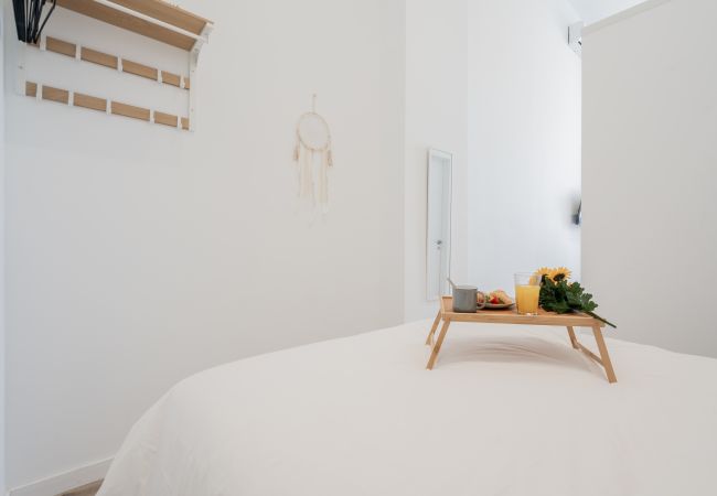 Studio in Valencia - VLC Yako Suite by Host Valencia Studio in Valencia - VLC Yako Suite by Host Valencia