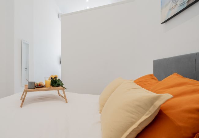 Studio in Valencia - VLC Yako Suite by Host Valencia Studio in Valencia - VLC Yako Suite by Host Valencia