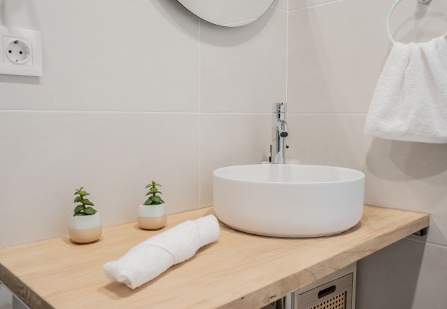 Studio in Valencia - VLC Yako Suite by Host Valencia Studio in Valencia - VLC Yako Suite by Host Valencia